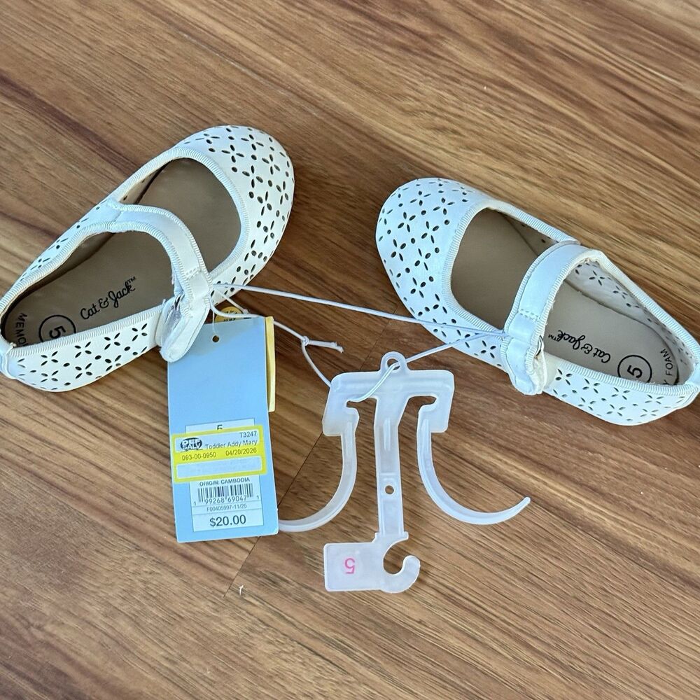 Cat & Jack Girls White Mary Jane Shoes Size 5T New - Picture 11 of 16